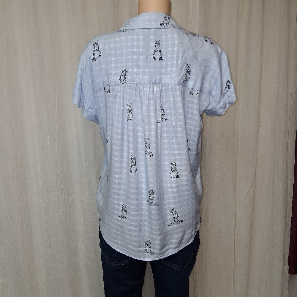 JANE+DELANCEY size S Sky Blue Button Down Shirt with Cat Design 100% Rayon - Picture 4 of 16